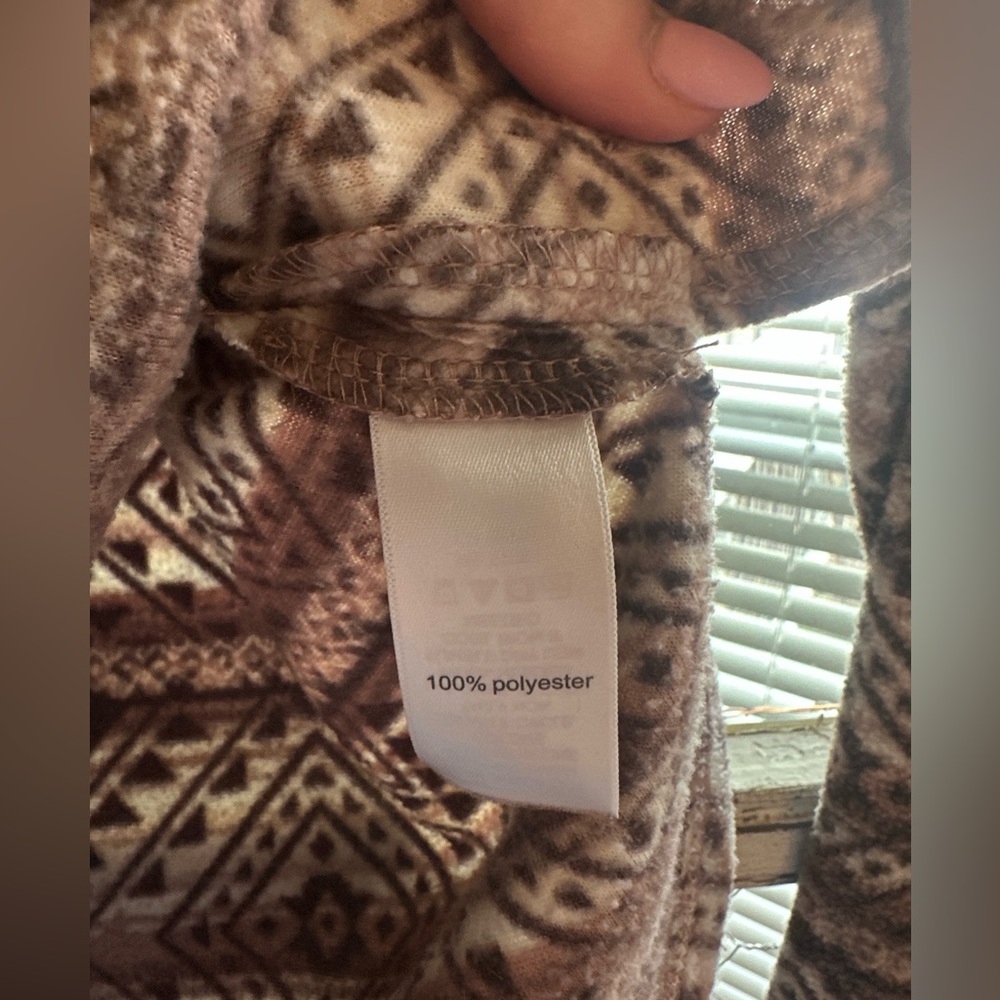 Maurices | Brown and Cream Aztec fleece - Picture 5 of 6